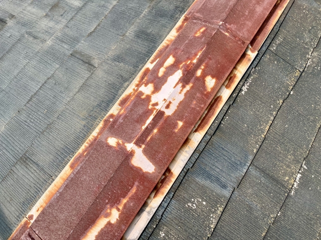 棟板金の浮き・はがれ